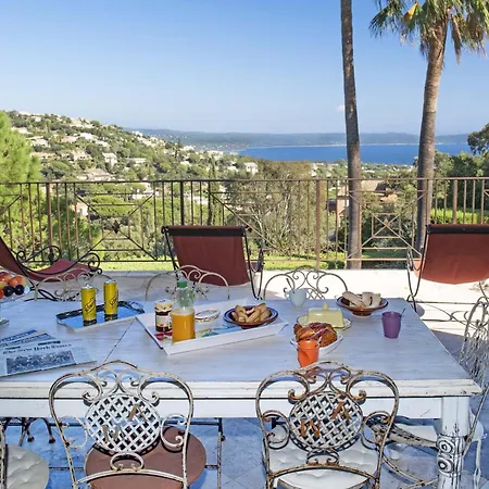 Darius Belle Et Grande Villa, Piscine, Clim, Vue Sur Vila